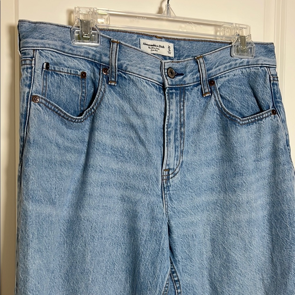 Abercrombie & Fitch Ultra Loose Low Rise Light Blue Denim Jeans Curve 28 6 Short - Picture 3 of 7